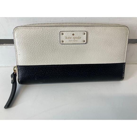 KATE SPADE, BLACK, IVORY PEBBLED LEATHER WOMENS LARGE WALLET - Picture 1 of 15